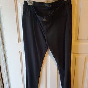 Women's Black Seventy 7 Skinny Jeans - Size 12 - Used